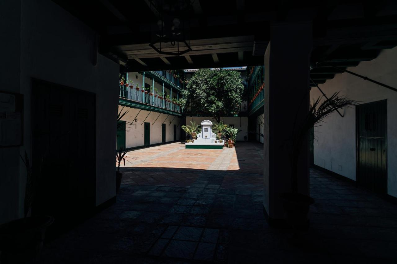 Alohamundi Alcazares Seville Exterior photo